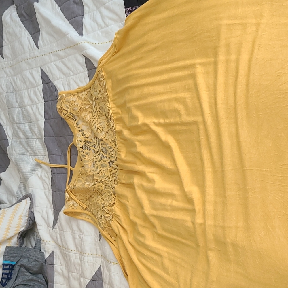 Torrid Super Soft Custard Tank Size 3 - Picture 2 of 2